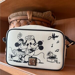 Disney Dooney & Bourke The Picnic Camera Bag Mickey and Minnie Mouse Crossbody